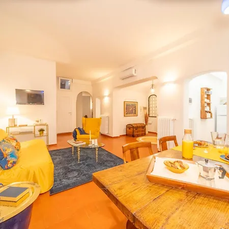 Loving Santo Spirito Apartment *
